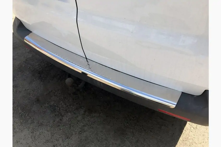 Volkswagen T5 Caravelle 2004–2010 Lastskydd för bakre stötfångare med bockning (Carmos V1, stål) Image