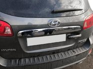 Hyundai Santa Fe 2 2006–2012 List ovanför registreringsskylten (rostfritt stål) foto 1