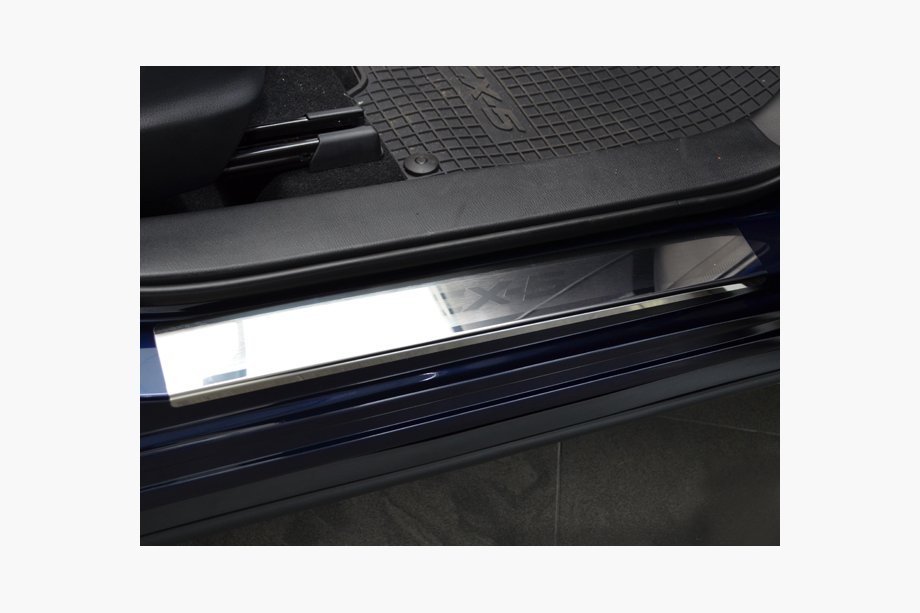 Mazda CX-5 2012–2017 Instegslister Nataniko (4 st, rostfritt stål) Standard – Lohmann monteringstejp, 0,5 mm Image