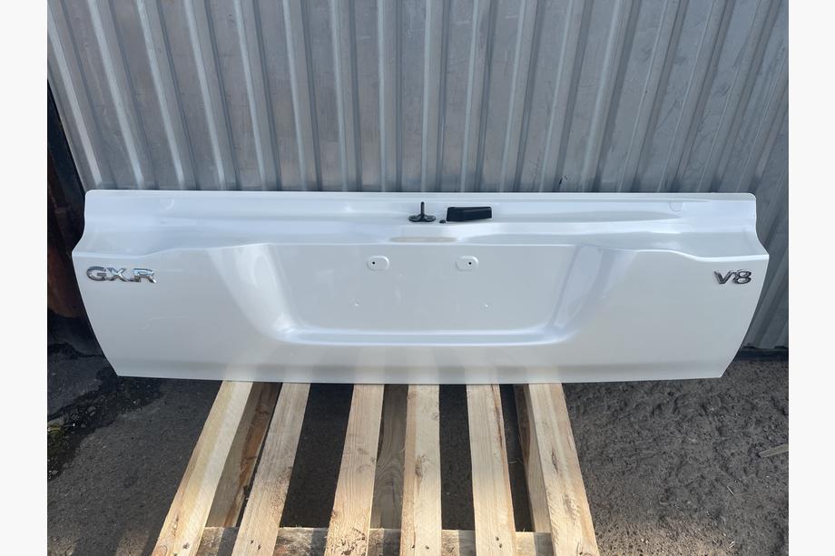 Toyota Land Cruiser 200 2007–2021 Nedre baklucka 2016+ vit (begagnad, original) Image