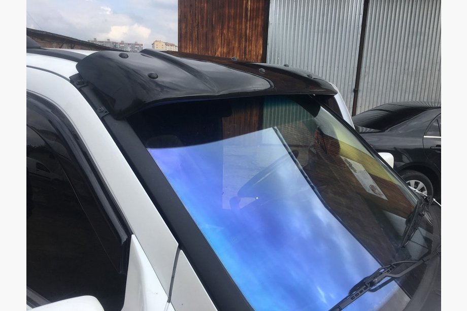 Mercedes Vito W638 1996–2003 Vindrutespoiler (svart blank, 5 mm) Foto 2