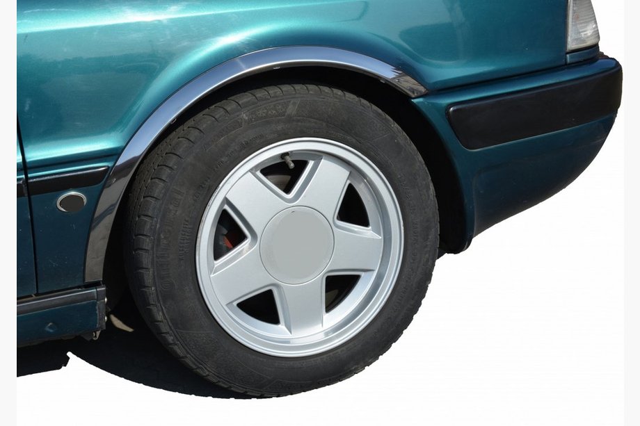 Audi 80/90 1987–1996 Hjulhuslister (1987-1991, 4 st, rostfritt) Image