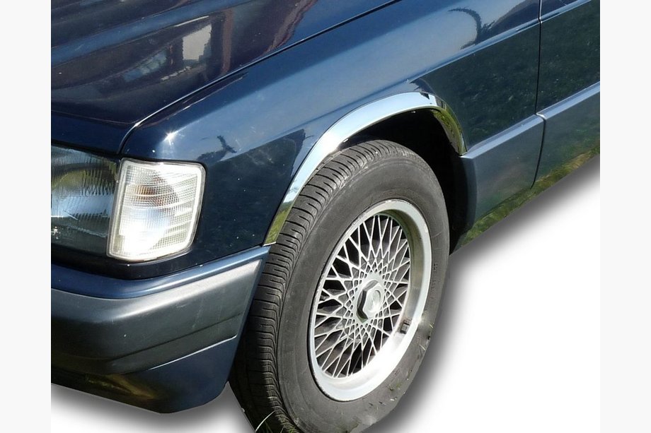 Mercedes W201 (190) 1982–1993 Skärmbågslist 1988-1993 (4 st, rostfritt stål) Foto 1