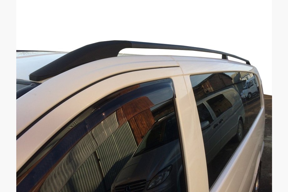 Mercedes Viano 2004–2014 Svarta takrails DDU (plastfötter) Lång hjulbas (EXTRALONG) Image