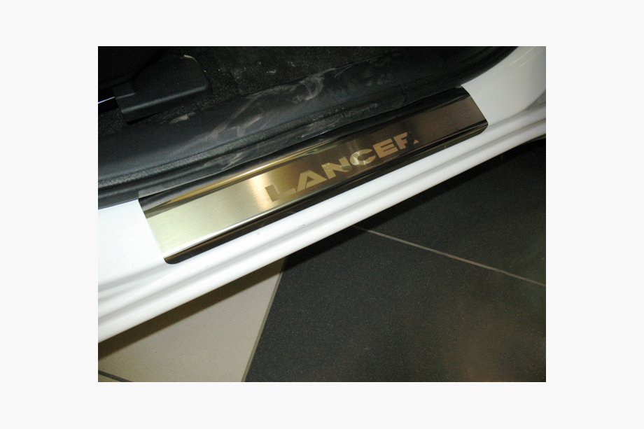 Mitsubishi Lancer X 2008– Instegslister Nataniko (4 st, rostfritt stål) Image