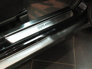 Mitsubishi Outlander 2001–2006 Natanika Premium instegsskydd (4 st, rostfritt stål) foto 1