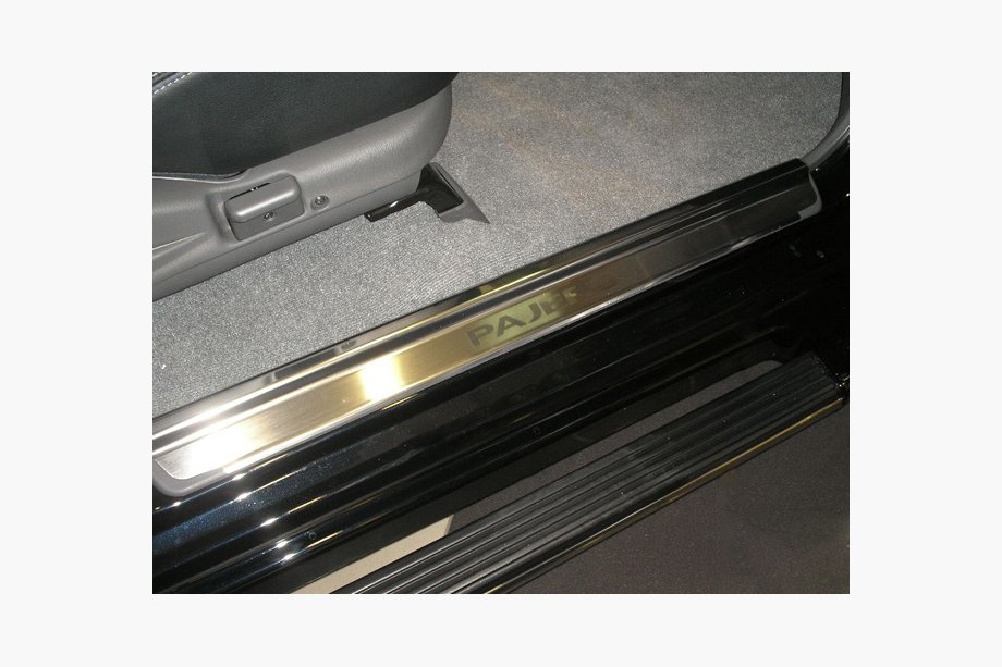 Mitsubishi Pajero Sport 1996–2007 Tröskelskydd Nataniko (rostfritt stål) Standard – Lohmann monteringstejp, 0,5 mm Image
