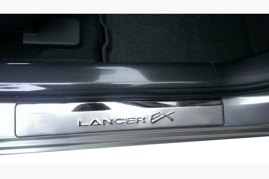 Mitsubishi Lancer X 2008– KAMPANJ!! Kromade instegslister Lancer EX Image