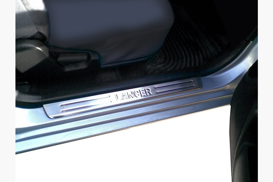 Mitsubishi Lancer 9 2004–2008 Instegsskydd OmsaLine (4 st, rostfritt stål) Image