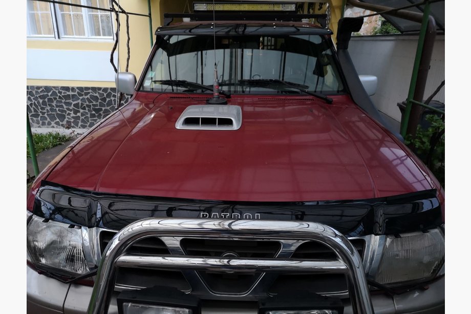 Nissan Patrol Y61 1997–2011 Motorhuvsdeflektor 1997-2004 (VIP) Image