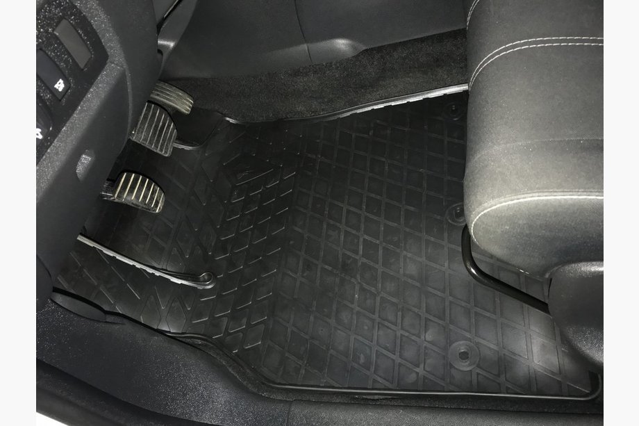 Renault Fluence 2009–2016 Gummimattor till kupén (4 st, Stingray Premium) Image