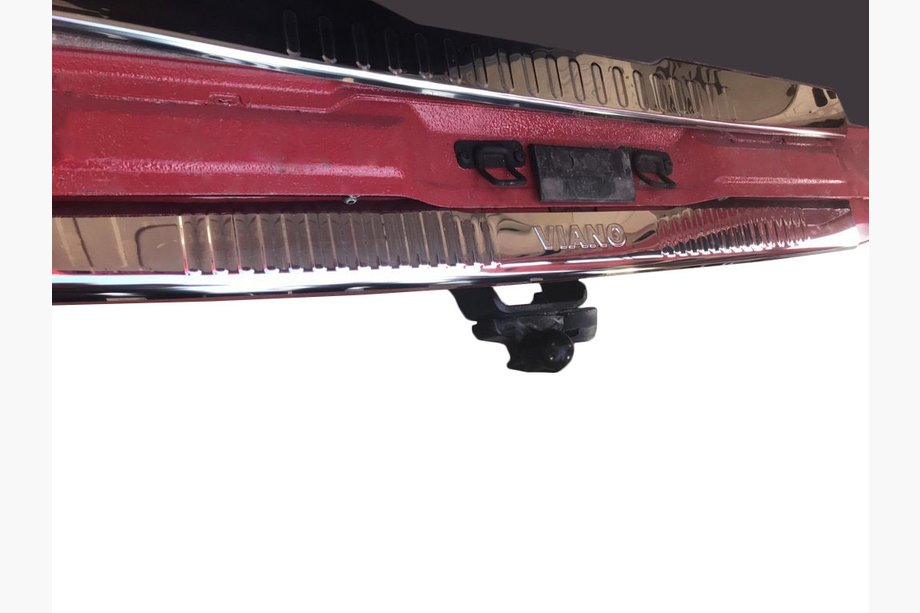 Mercedes Viano 2004–2014 Lastskydd bak stötfångare med bock (Omsa, rostfritt) Image