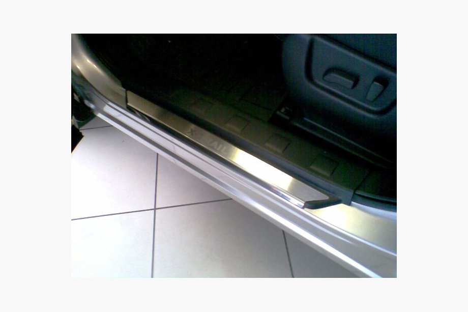 Nissan X-trail T31 2007–2014 Instegslister Nataniko (4 st, rostfritt stål) Standard – Lohmann monteringstejp, 0,5 mm Image