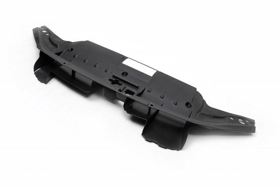 Toyota Land Cruiser 200 2007–2021 Plastkåpa under intercooler för 4.5 diesel Image