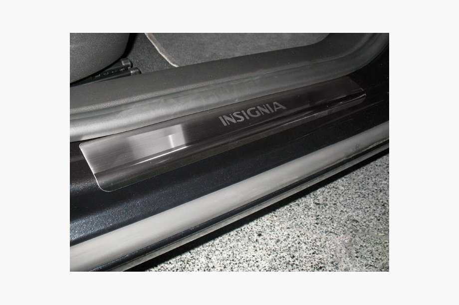 Opel Insignia 2008–2017 Natanika Premium instegsskydd (4 st, rostfritt stål) Image