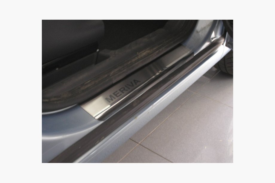 Opel Meriva 2010–2017 Natanika Premium instegsskydd (4 st, rostfritt stål) Image