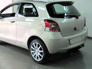 Toyota Yaris 2006–2011 Spoiler för lackering foto 1