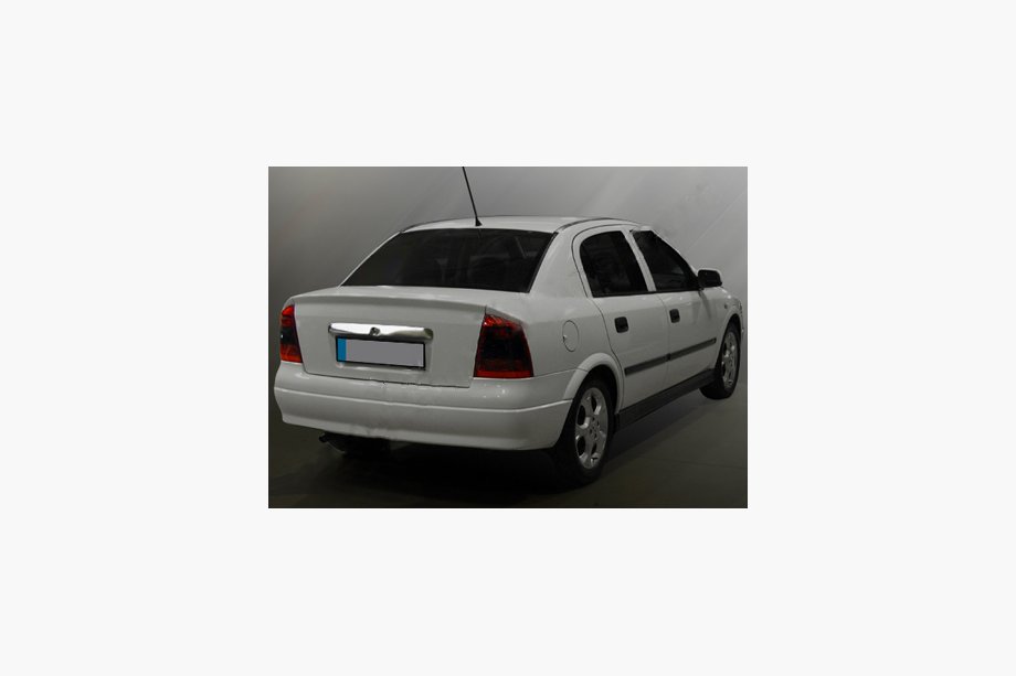 Opel Astra G Classic 1998–2012 List ovanför registreringsskylten (rostfritt stål) OmsaLine – italienskt rostfritt stål Image