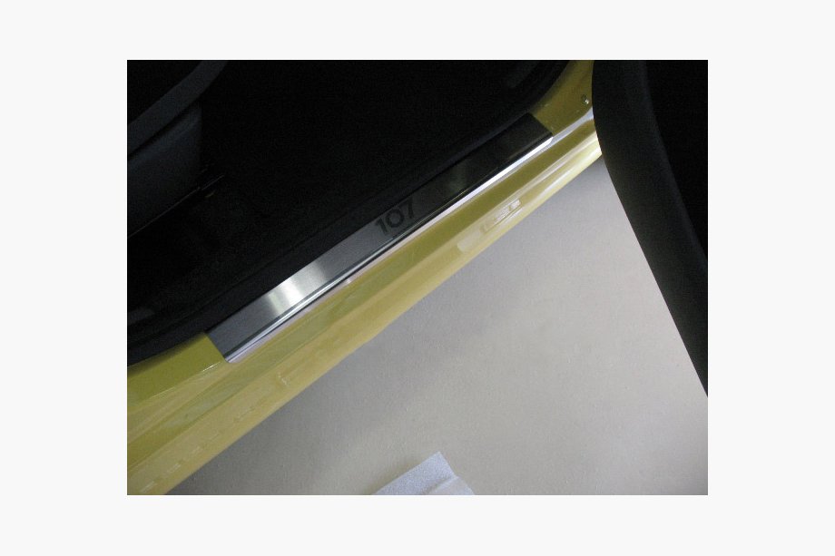 Peugeot 107 2005–2014 Natanika Premium instegsskydd (4 st, rostfritt stål) Image