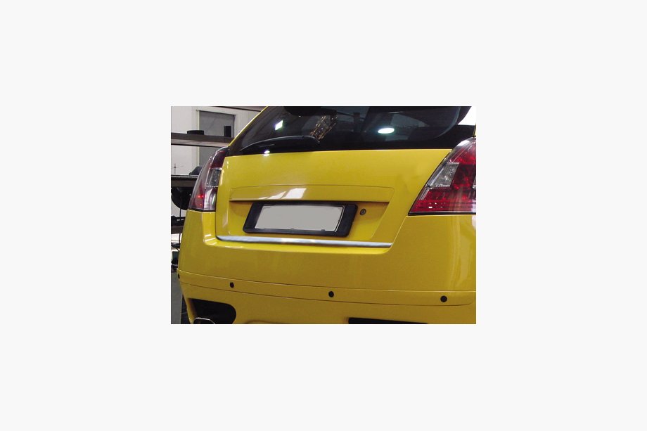 Fiat Stilo 2001–2007 Kromlist till baklucka (rostfritt stål) Foto 1