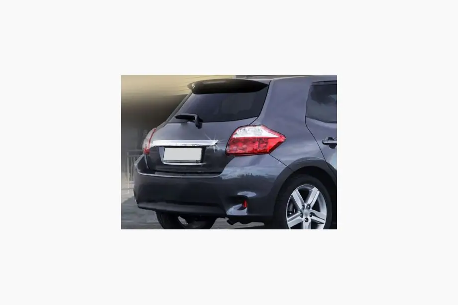 Toyota Auris 2007–2012 List ovanför registreringsskylten (rostfritt stål) Foto 2