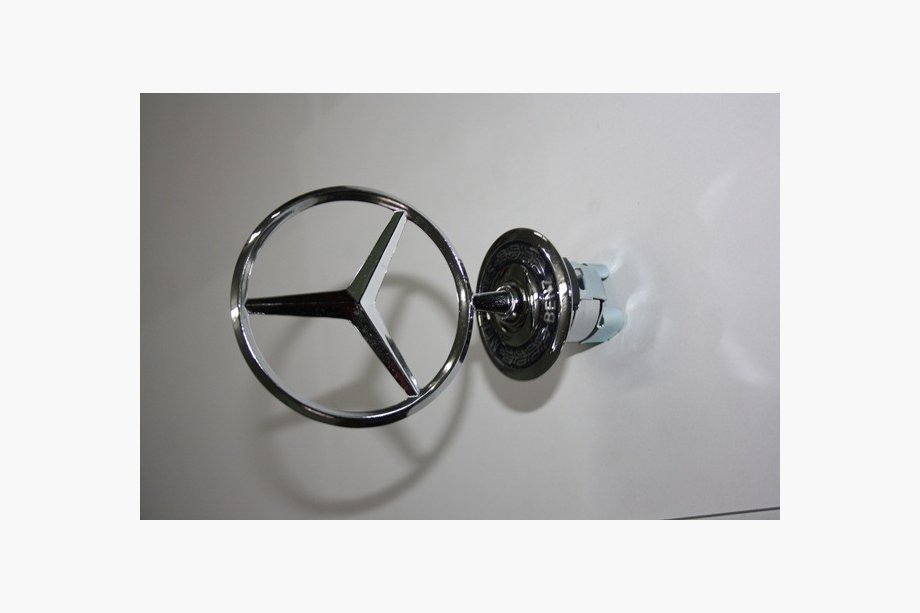 Mercedes E-сlass W212 2009–2016 Huvprydnad mercedes 212 Image