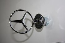 Mercedes E-сlass W212 2009–2016 Huvprydnad mercedes 212 foto 1