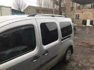 Renault Kangoo 2008–2020 Kromade takrails Maxi-bas, plastfötter foto 3