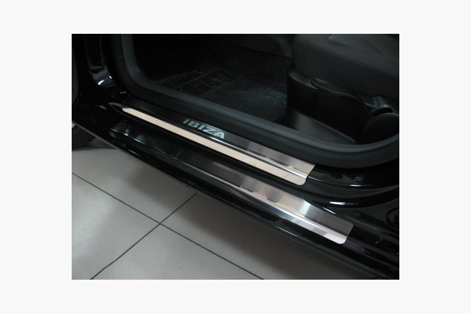 Seat Ibiza 2010–2017 Instegslister Nataniko (8 st, rostfritt) Standard – Lohmann monteringstejp, 0,5 mm Image