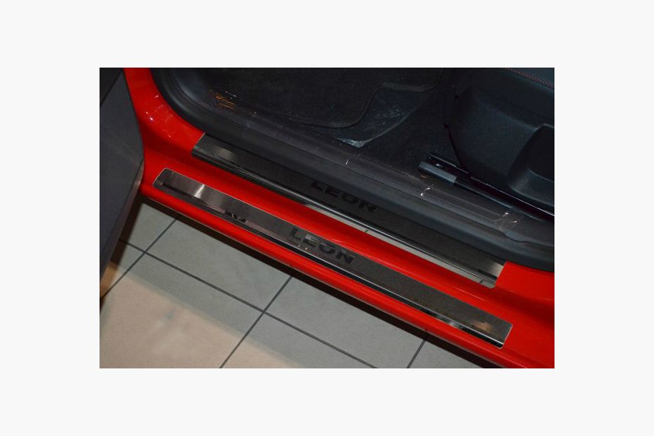 Seat Leon 2013–2020 Instegslister Nataniko (8 st, rostfritt) Standard – Lohmann monteringstejp, 0,5 mm Image