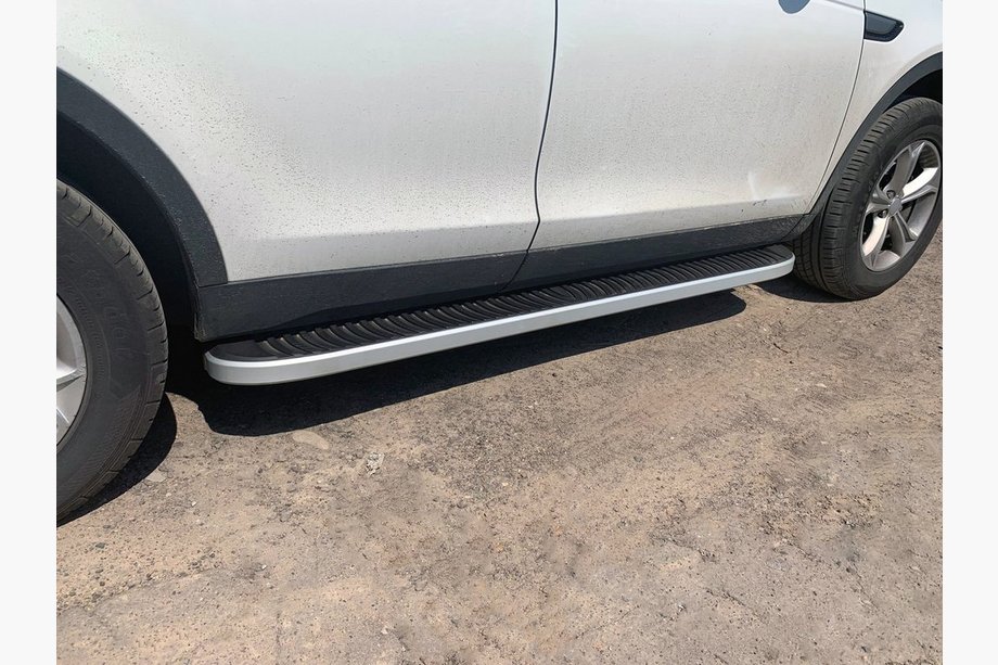 Land Rover Discovery Sport 2014– Sidosteg Tayga Grey (2 st, aluminium) 2019+ Image