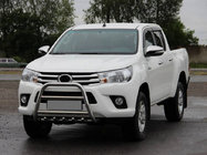 Toyota Hilux 2015– Främre frontbåge QT008 (rostfritt stål) foto 1