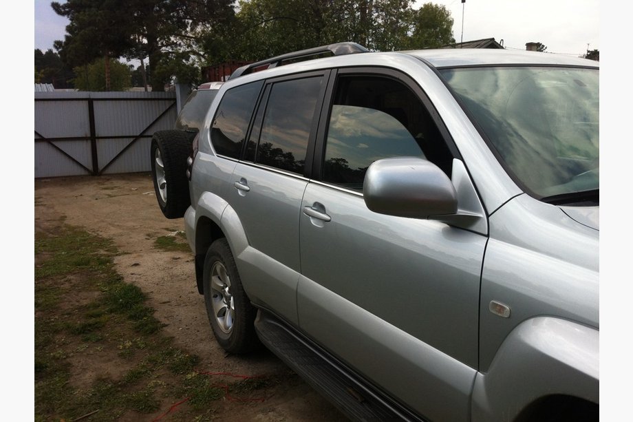 Toyota Land Cruiser Prado 120 2002–2009 Yttre fönsterlister (6 st, rostfritt stål) Foto 3