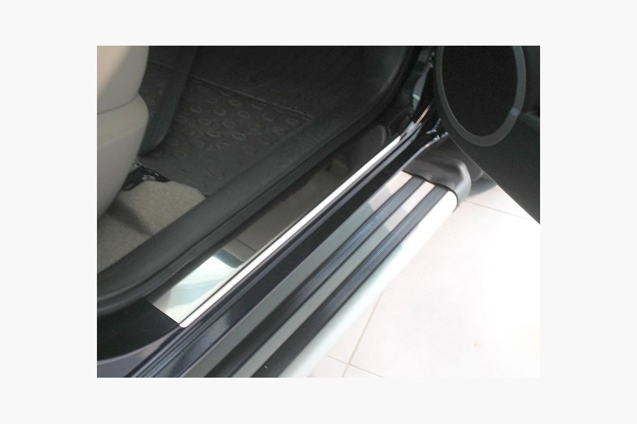 Nissan Leaf 2010–2017 Instegslister Nataniko (4 st, rostfritt stål) Image