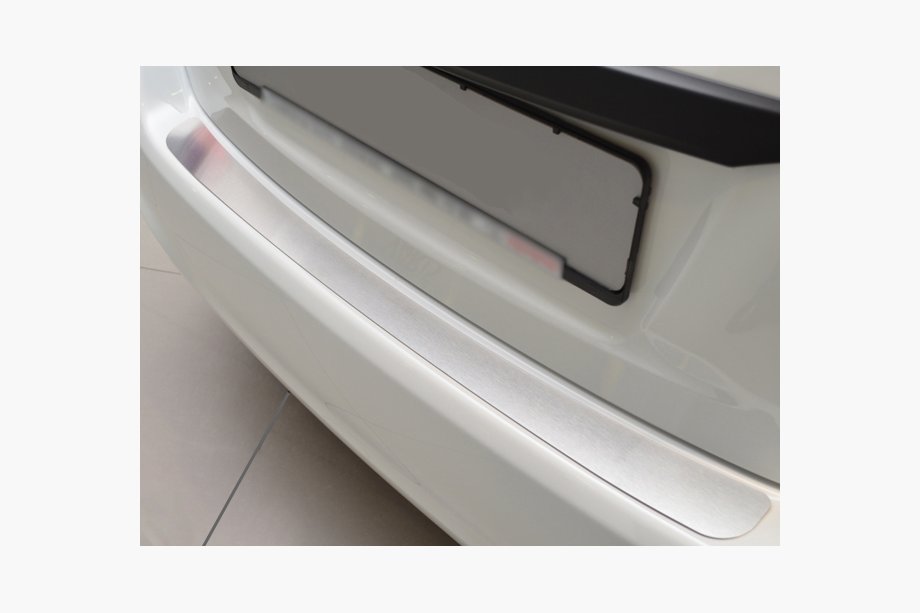 Toyota Yaris 2010–2020 Bakre stötfångarskydd Natanika (rostfritt stål) Image