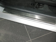 Toyota Yaris 2010–2020 Instegslister Nataniko (4 st, rostfritt stål) Standard – Lohmann monteringstejp, 0,5 mm foto 1