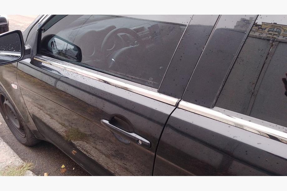 Mitsubishi Lancer X 2008– Yttre fönsterlister (4 st, rostfritt) Image