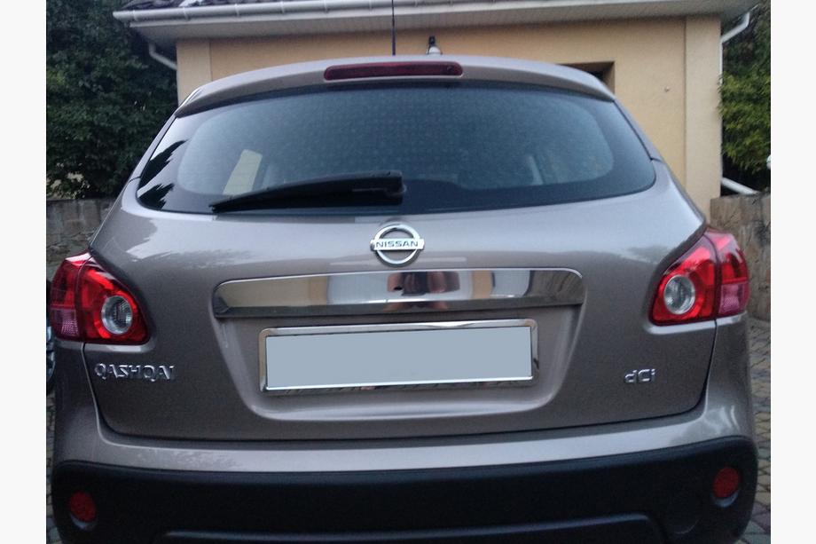 Nissan Qashqai 2007–2010 Dekorlist ovanför registreringsskylten (rostfritt stål) Utan knapp, Carmos – turkiskt stål Image