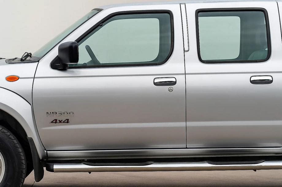 Nissan NP300 1999–2015 Dörrhandtagskåpor (2 st, rostfritt) Foto 2