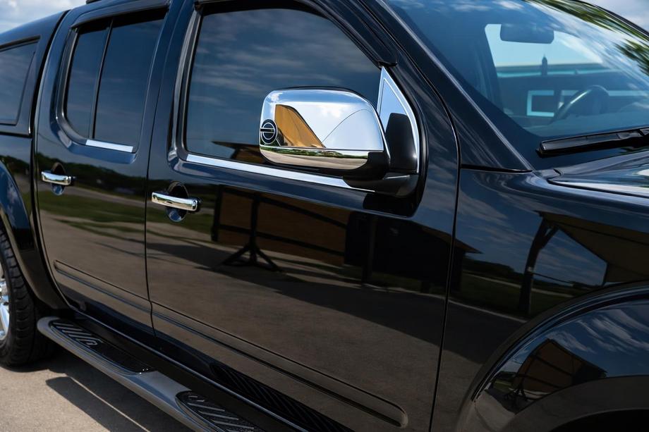 Nissan Navara 2006–2015 Dekorlist för vindavvisare (2 st, rostfritt stål) Foto 1
