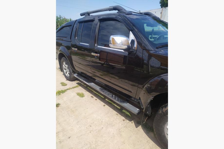 Nissan Navara 2006–2015 Dekorlist för vindavvisare (2 st, rostfritt stål) Foto 4
