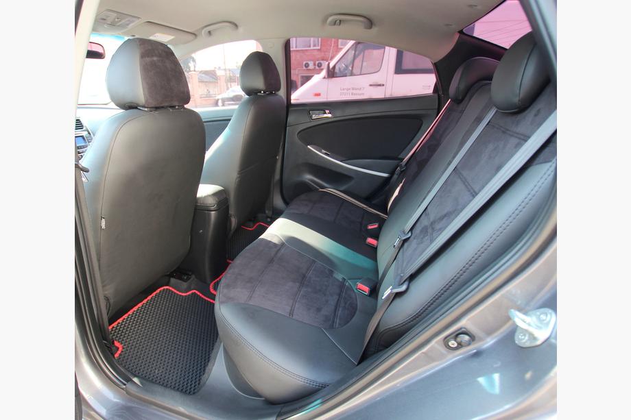 Hyundai Accent 2011–2017 Sätesskydd i konstläder+tyg+Alcantara Antara A001 (komplett sats för hela kupén) Foto 4