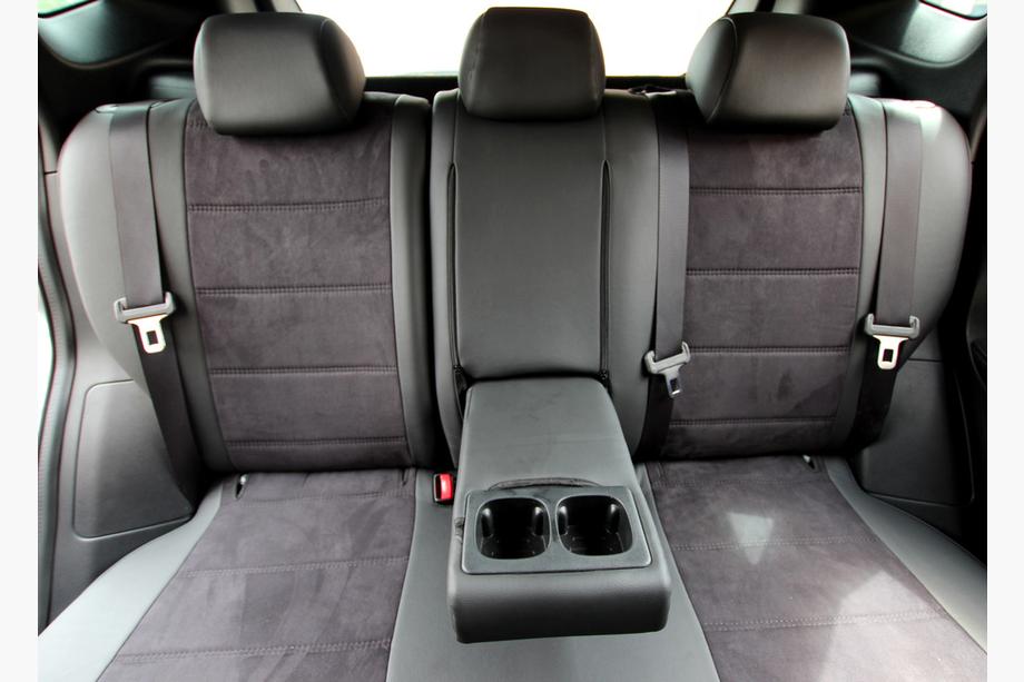 Nissan Qashqai 2014–2021 Sätesskydd i konstläder+tyg+Alcantara Antara A001 (komplett sats för hela kupén) Image