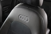 Audi A4 B8 2007–2015 Sätesskydd i konstläder+tyg+Alcantara Antara A001 (komplett sats för hela kupén) foto 5