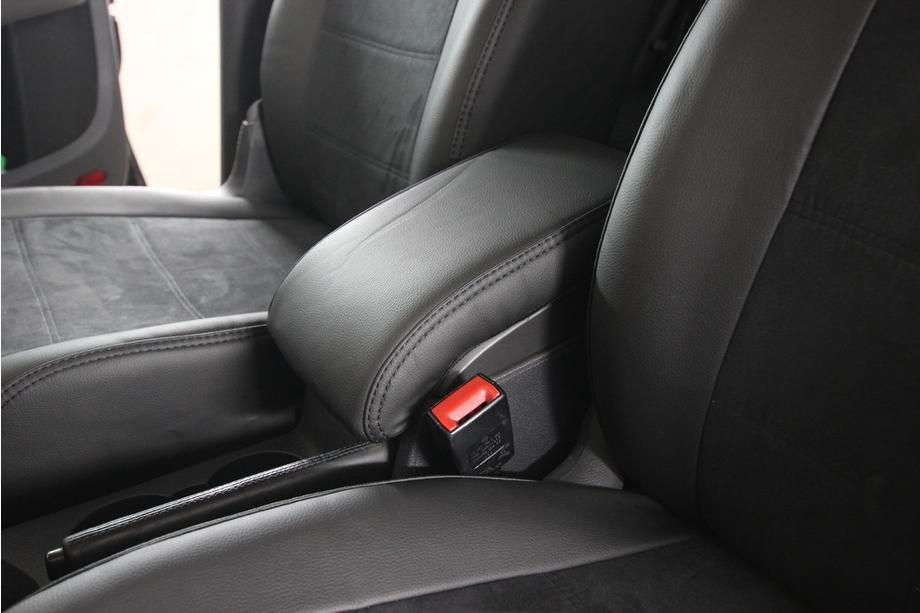 Volkswagen Touran 2003–2010 Sätesskydd i konstläder+tyg+Alcantara Antara A001 (komplett sats för hela kupén) Foto 9