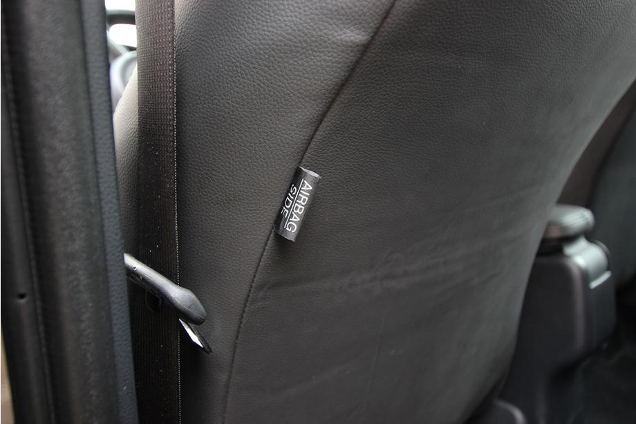 Toyota Yaris/Yaris Cross (XP210) 2020– Sätesskydd i konstläder+tyg+Alcantara Antara A001 (komplett sats för hela kupén) Foto 2