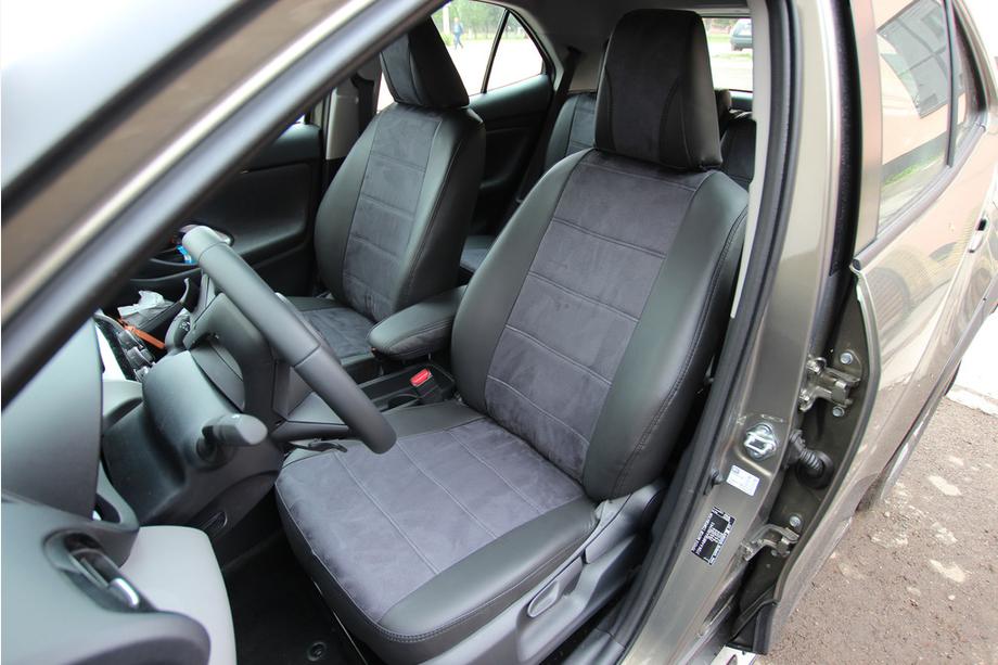 Toyota Yaris/Yaris Cross (XP210) 2020– Sätesskydd i konstläder+tyg+Alcantara Antara A001 (komplett sats för hela kupén) Foto 1