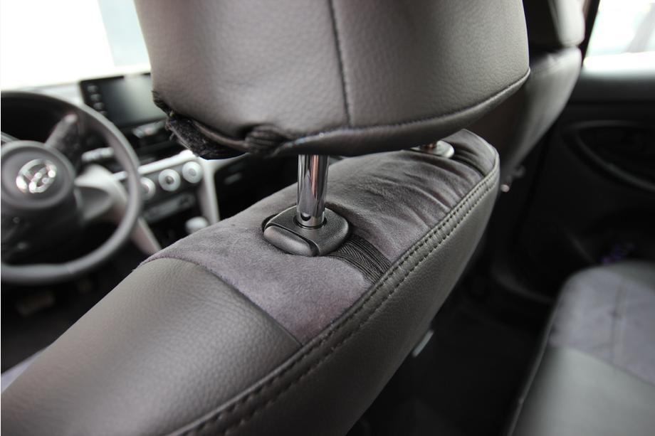 Toyota Yaris/Yaris Cross (XP210) 2020– Sätesskydd i konstläder+tyg+Alcantara Antara A001 (komplett sats för hela kupén) Foto 8