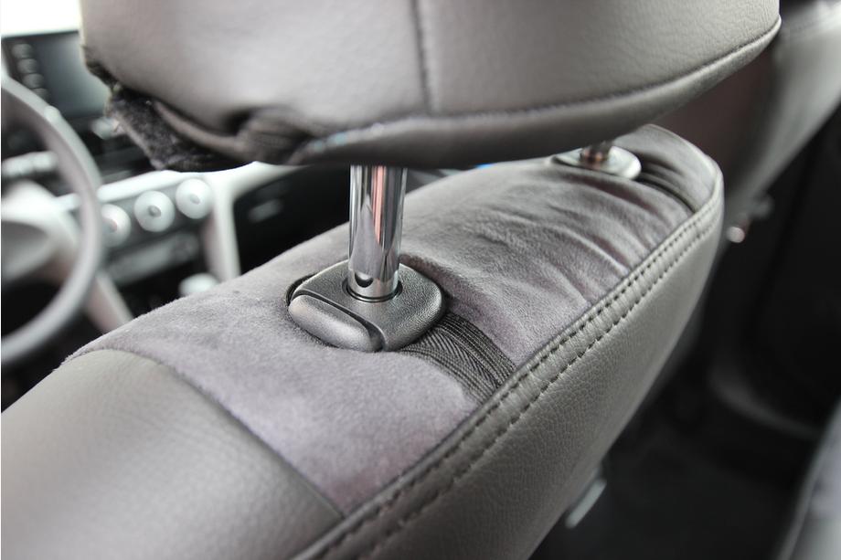Toyota Yaris/Yaris Cross (XP210) 2020– Sätesskydd i konstläder+tyg+Alcantara Antara A001 (komplett sats för hela kupén) Foto 9