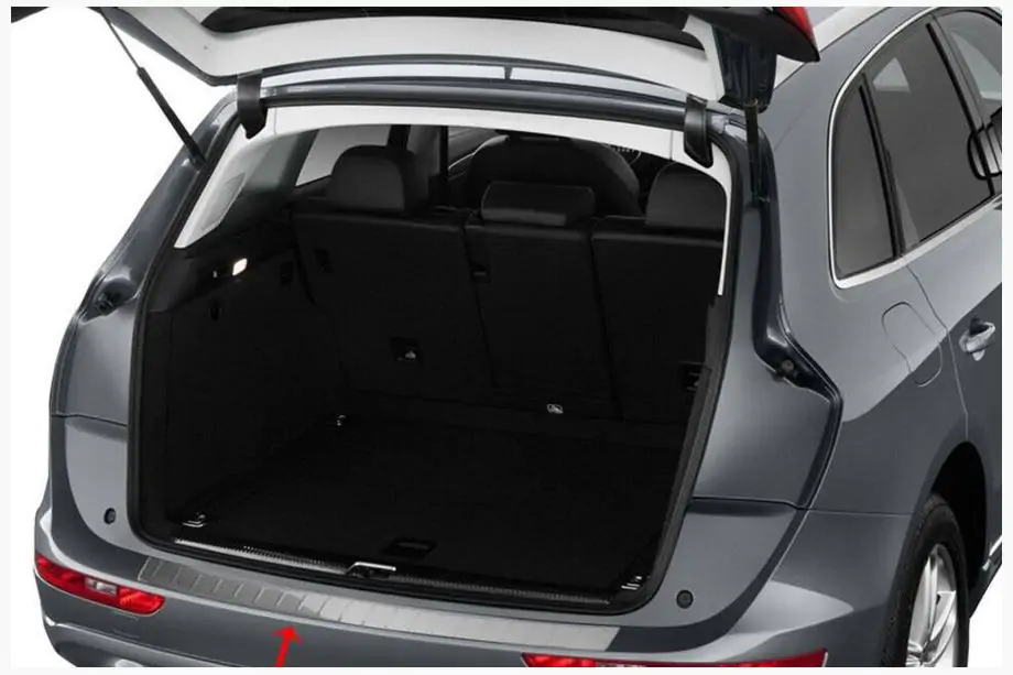 Audi Q5 2017–2025 Kromlist för bakre stötfångare (OmsaLine) Image